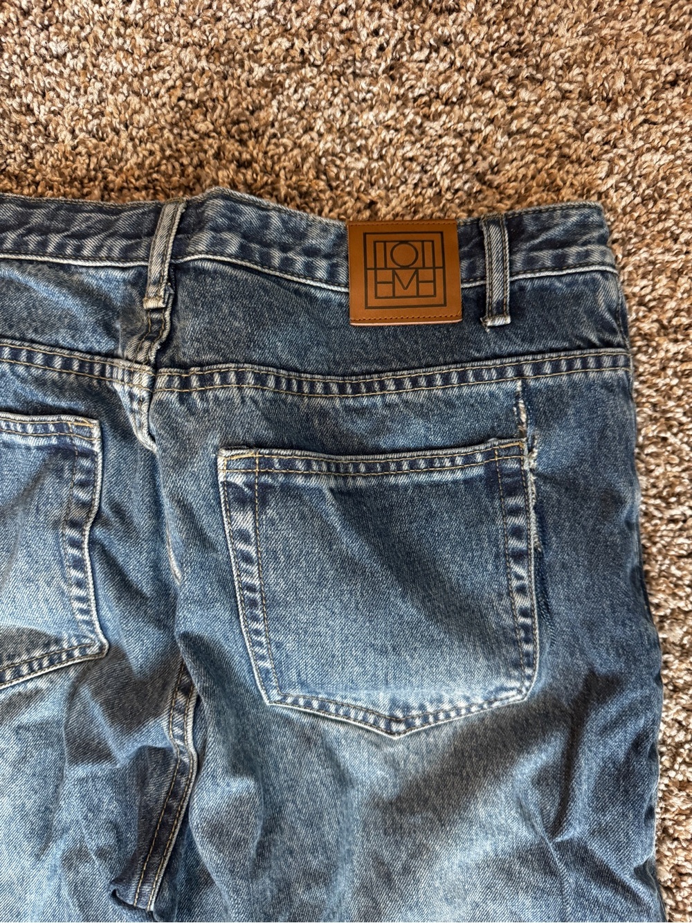 Toteme barrel Jeans with flaw - Picture 6 of 7